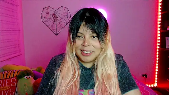 Snapshot of EllieMoonX chatting on February 12, 2026, 11:48 pm EllieMoonX online show from February 12, 2026, 11:48 pm