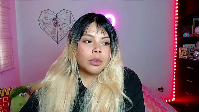 EllieMoonX online show from March 16, 2026, 8:55 pm