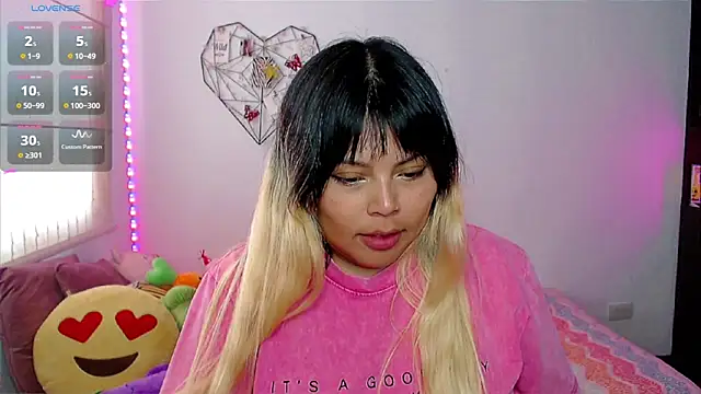 EllieMoonX online show from April 27, 2026, 9:57 pm