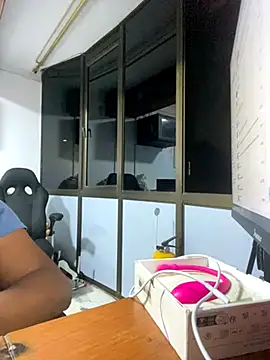 gabrielabrunette69 online show from October 30, 2025, 6:23 am