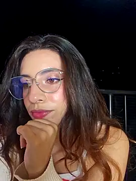 Snapshot of Meganthomson chatting on February 10, 2026, 2:54 am Meganthomson online show from February 10, 2026, 2:54 am