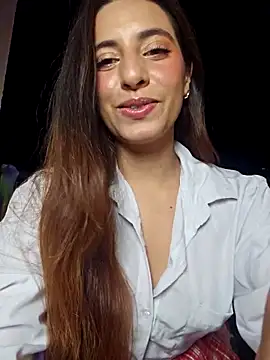 Snapshot of Meganthomson chatting on February 1, 2026, 2:10 am Meganthomson online show from February 1, 2026, 2:10 am