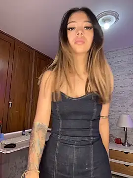 HoneyMollyX online show from June 2, 2026, 1:00 pm