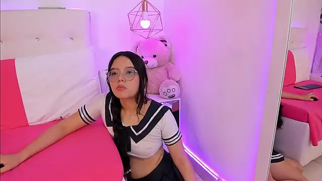 Nara Pink online show from November 6, 2025, 8:13 pm