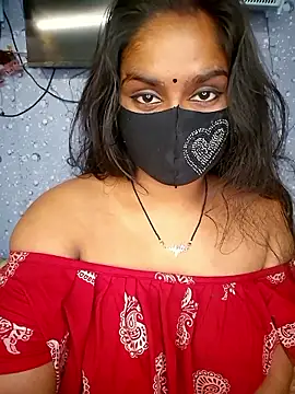 Snapshot of Sweet-Maddlina chatting on January 18, 2026, 4:27 am Sweet-Maddlina online show from January 18, 2026, 4:27 am