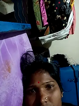 Snapshot of Hot_hat chatting on October 12, 2025, 11:39 pm Hot hat online show from October 12, 2025, 11:39 pm