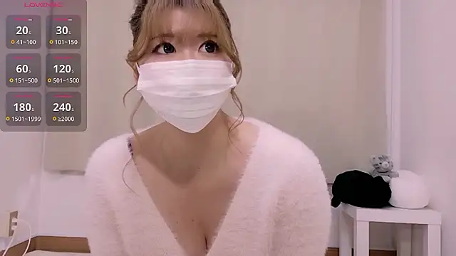 Snapshot of Runarunachan chatting on October 26, 2025, 11:27 pm Runarunachan online show from October 26, 2025, 11:27 pm