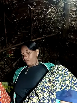 Cutsedi3 online show from November 17, 2025, 9:52 pm