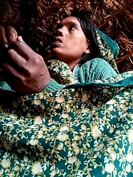 Cutsedi3 online show from November 25, 2025, 6:14 am