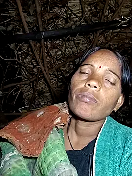 Cutsedi3 online show from November 19, 2025, 11:05 pm