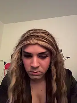 luziaaa92 online show from October 17, 2025, 7:33 am