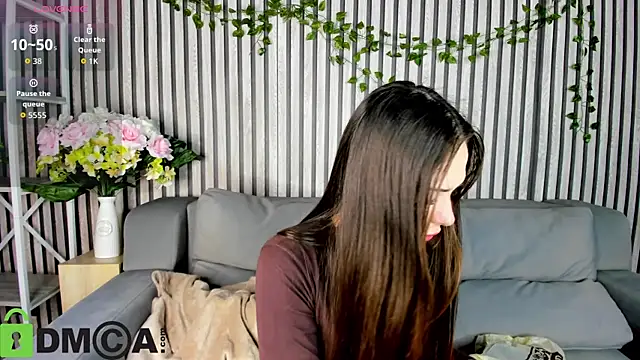 Lana Stones online show from November 8, 2025, 12:14 am