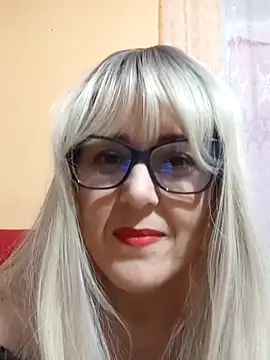 Amelialove42 online show from November 16, 2025, 4:34 pm