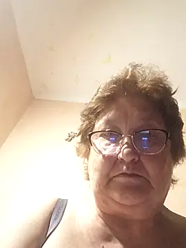 Snapshot of Katherine735 chatting on July 11, 2026, 8:31 pm Katherine735 online show from July 11, 2026, 8:31 pm