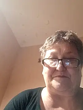 Katherine735 online show from November 17, 2025, 7:51 pm