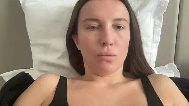 Snapshot of CArivora chatting on March 1, 2026, 8:25 am CArivora online show from March 1, 2026, 8:25 am