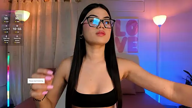 MarianaaDooll online show from April 8, 2026, 12:06 pm