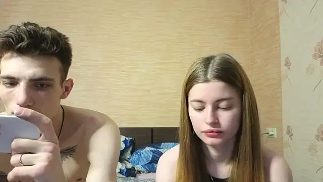 EmiliaCouple online show from May 29, 2026, 1:06 pm
