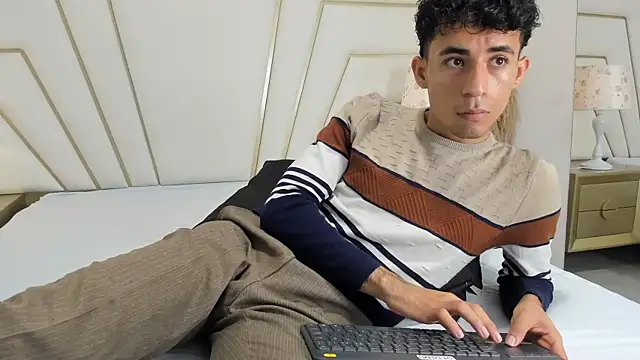 Snapshot of Zahir_Ashar chatting on October 11, 2025, 11:22 am Zahir Ashar online show from October 11, 2025, 11:22 am