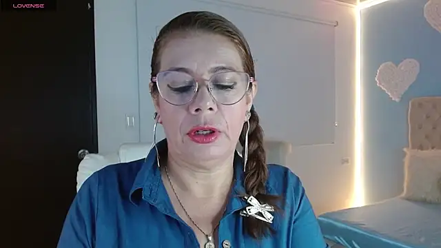 Snapshot of channelsmith_55 chatting on February 19, 2026, 1:30 pm channelsmith 55 online show from February 19, 2026, 1:30 pm