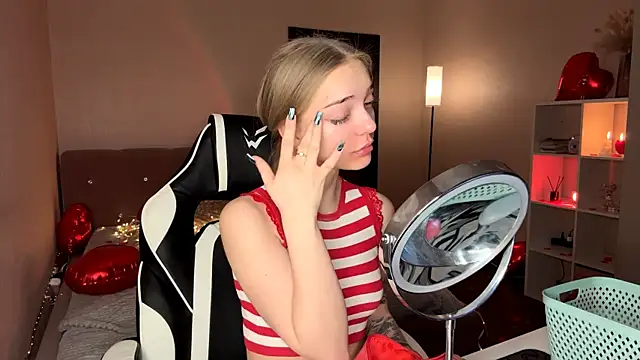 EvaPeace online show from February 14, 2026, 7:58 pm