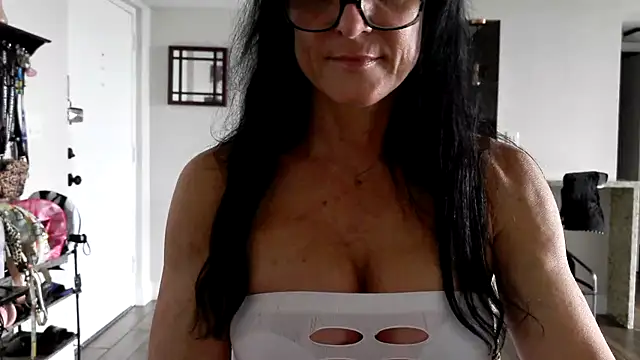 carothepro online show from October 19, 2025, 3:59 pm