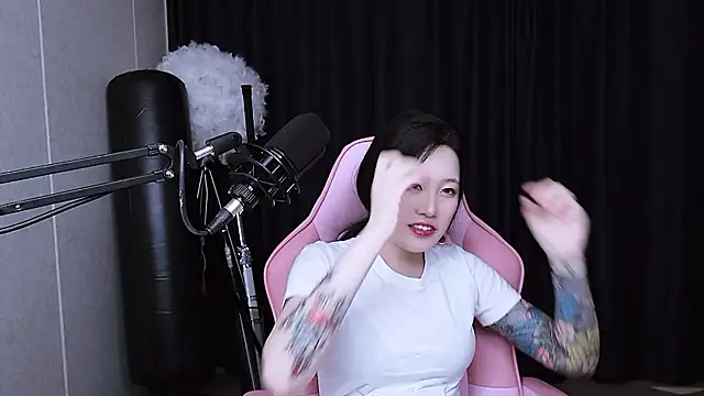 MISA 02 online show from November 13, 2025, 12:53 pm