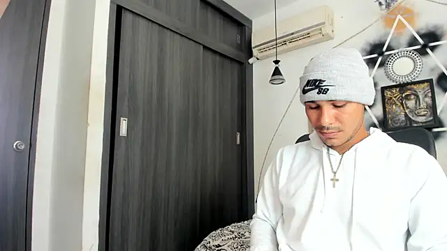 Snapshot of jhapsson_wong chatting on October 10, 2025, 2:40 pm jhapsson wong online show from October 10, 2025, 2:40 pm