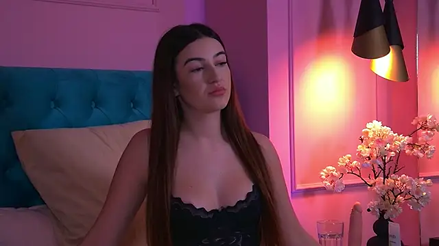 Snapshot of TaliaMorenne chatting on October 23, 2025, 5:55 pm TaliaMorenne online show from October 23, 2025, 5:55 pm