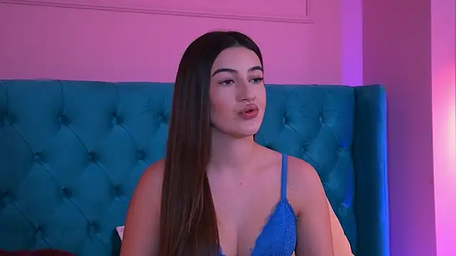 Snapshot of TaliaMorenne chatting on October 26, 2025, 3:34 pm TaliaMorenne online show from October 26, 2025, 3:34 pm