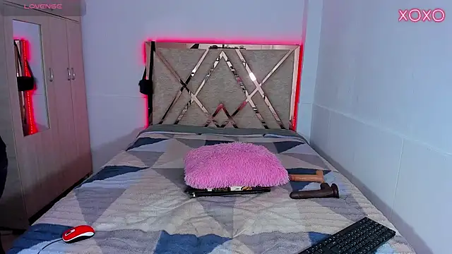 Jacovo2002 online show from October 15, 2025, 4:04 pm