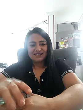solerpamela online show from October 12, 2025, 9:27 pm