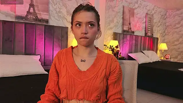 Snapshot of NameaRohouse chatting on February 18, 2026, 1:07 pm NameaRohouse online show from February 18, 2026, 1:07 pm