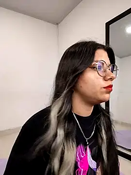 Snapshot of harper_ks chatting on February 19, 2026, 2:30 am harper ks online show from February 19, 2026, 2:30 am