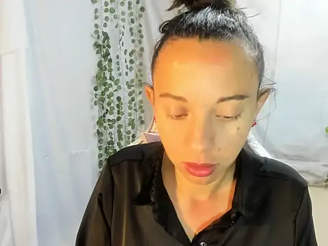 Snapshot of Perla_Jonhson_Rs chatting on October 10, 2025, 1:12 pm Perla Jonhson Rs online show from October 10, 2025, 1:12 pm