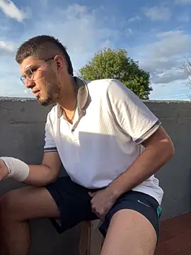 mirallesandbig online show from October 31, 2025, 9:54 pm