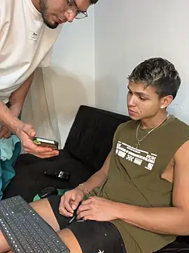 mirallesandbig online show from December 3, 2025, 12:55 am