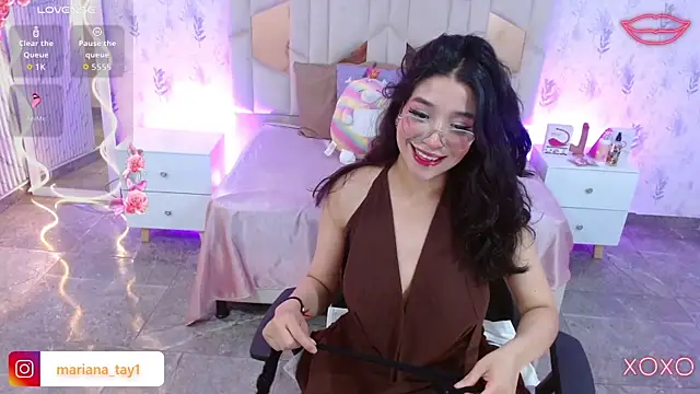 MARIANA TAY1 online show from December 21, 2025, 3:30 am