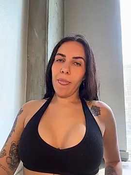 Snapshot of Lolathebaddie chatting on May 4, 2026, 5:16 pm Lolathebaddie online show from May 4, 2026, 5:16 pm