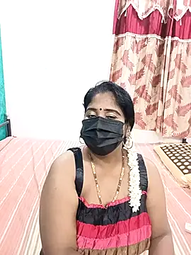 tamil-aunt online show from October 15, 2025, 4:26 pm