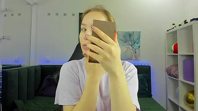 Melissa new22 online show from November 8, 2025, 11:08 pm