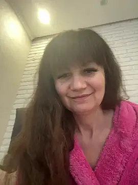 Snapshot of Butterfly8385 chatting on February 4, 2026, 9:15 am Butterfly8385 online show from February 4, 2026, 9:15 am