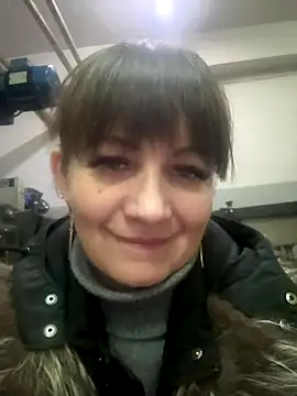 Butterfly8385 online show from December 4, 2025, 11:53 am