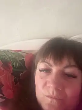 Snapshot of Butterfly8385 chatting on February 24, 2026, 7:42 am Butterfly8385 online show from February 24, 2026, 7:42 am