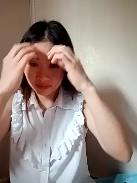 Snapshot of tuongvycute chatting on November 3, 2025, 7:13 am tuongvycute online show from November 3, 2025, 7:13 am