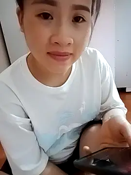 tuongvycute online show from October 10, 2025, 1:12 pm