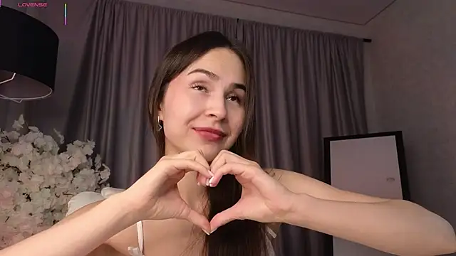 LionKierra online show from October 19, 2025, 2:47 am