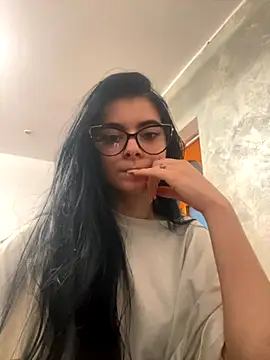 MissHerra2 online show from November 3, 2025, 2:53 pm