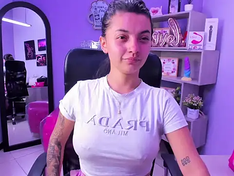 Liisaa Kiss online show from November 27, 2025, 3:29 am