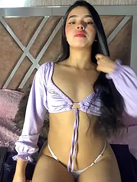 Snapshot of LunaMoore_Pink chatting on February 4, 2026, 12:44 pm LunaMoore Pink online show from February 4, 2026, 12:44 pm